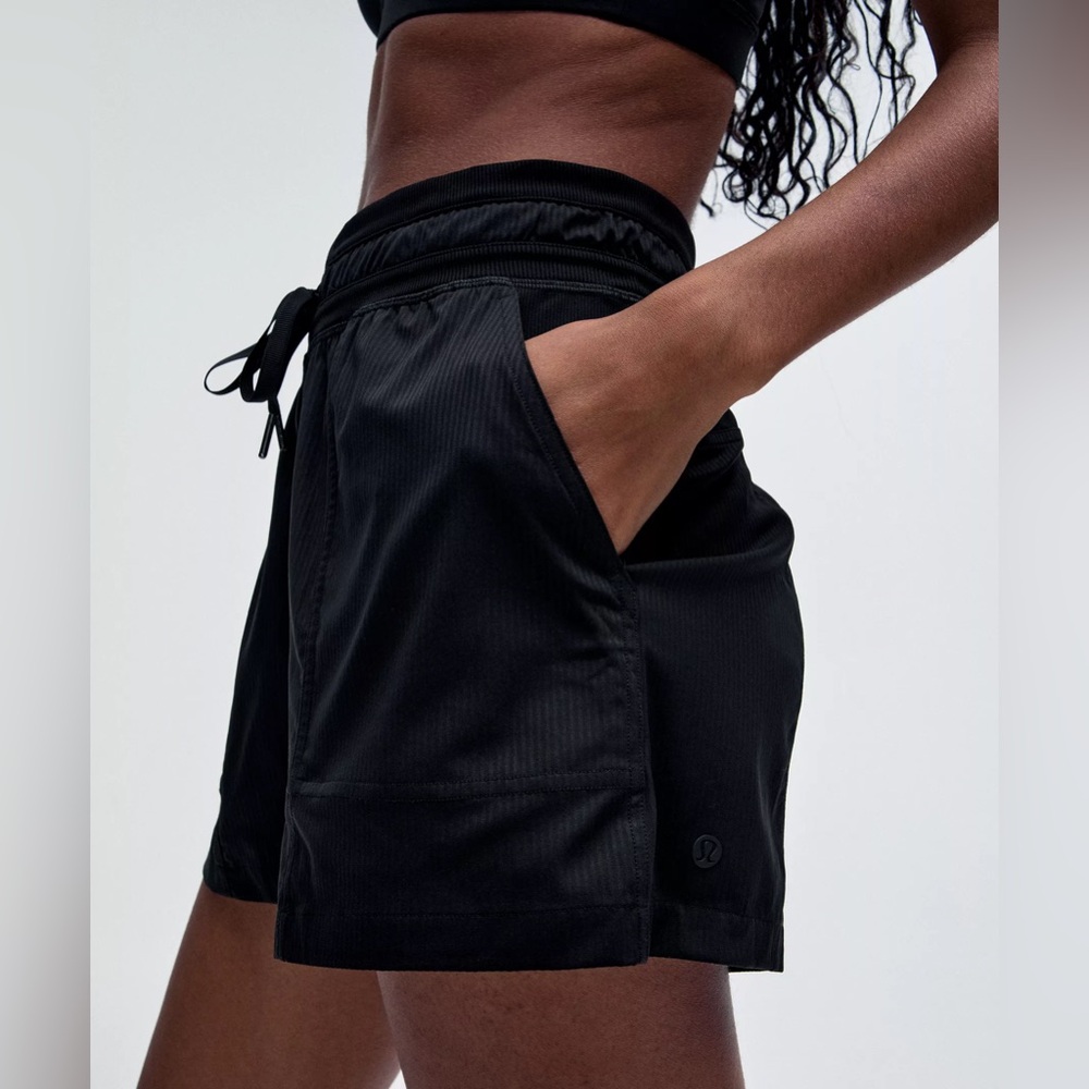 Lululemon Dance Studio High-Rise Short 3.5" - Picture 2 of 10